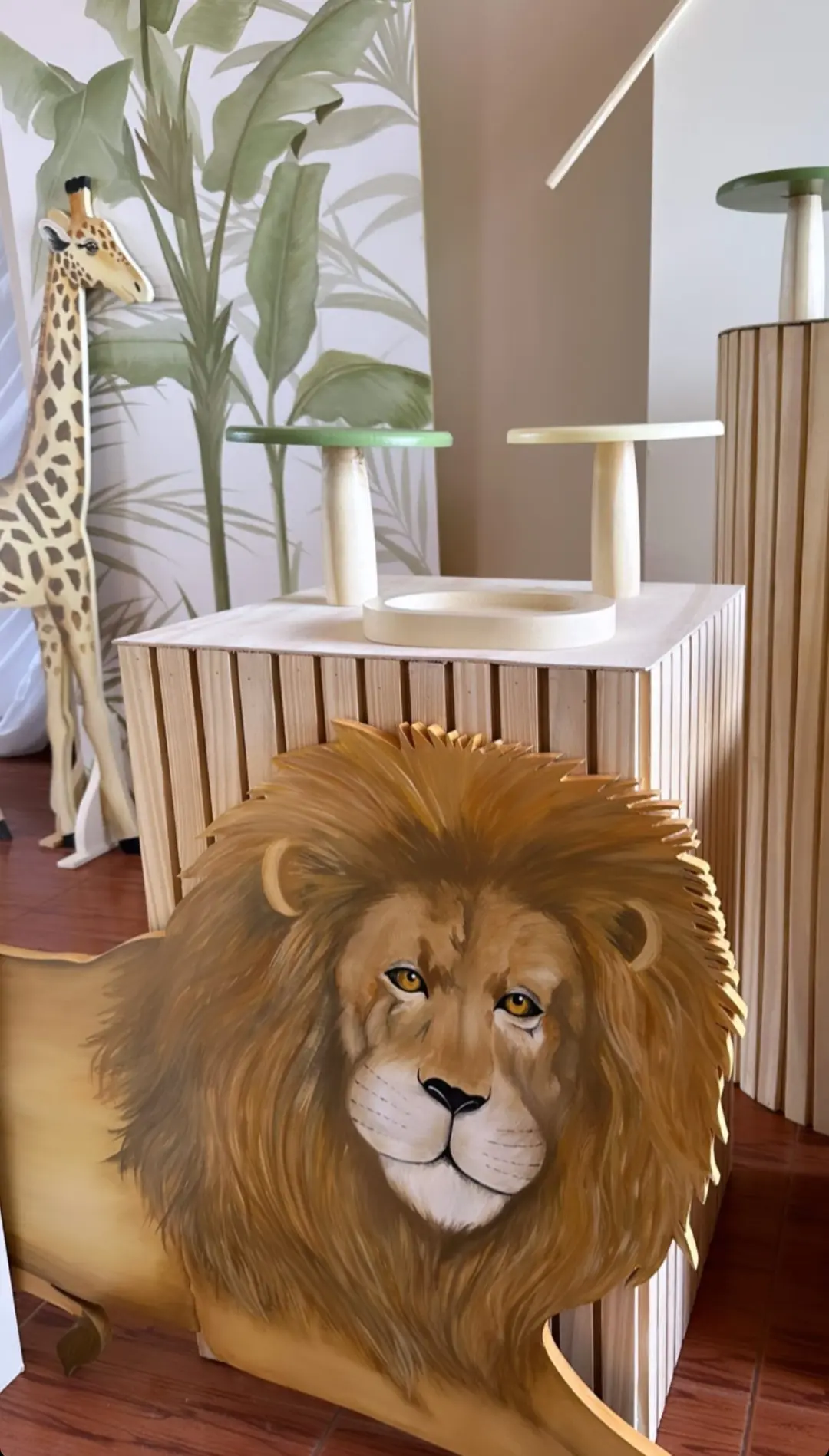 Decoración temática de safari con animales